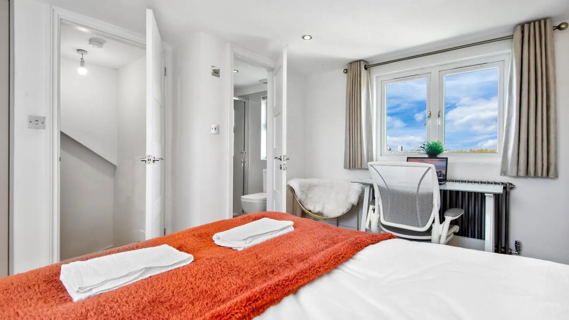 Apartment Lea Bridge Residence London